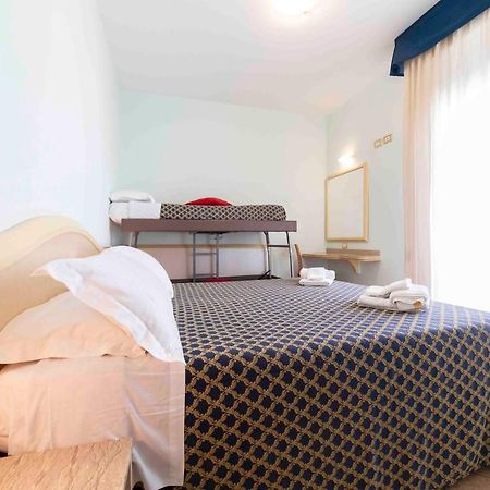 Aparthotel Residenza Melucci Rímini Exterior foto