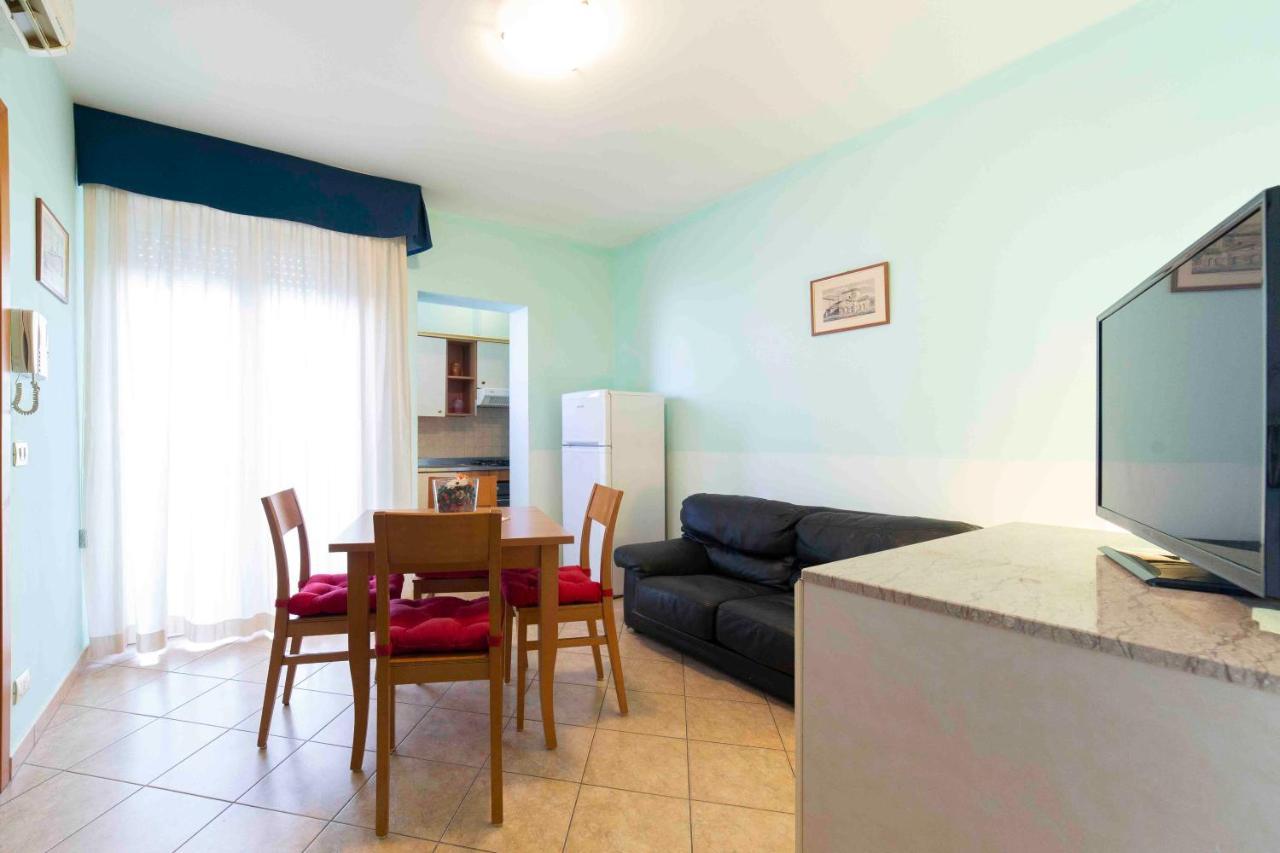 Aparthotel Residenza Melucci Rímini Exterior foto