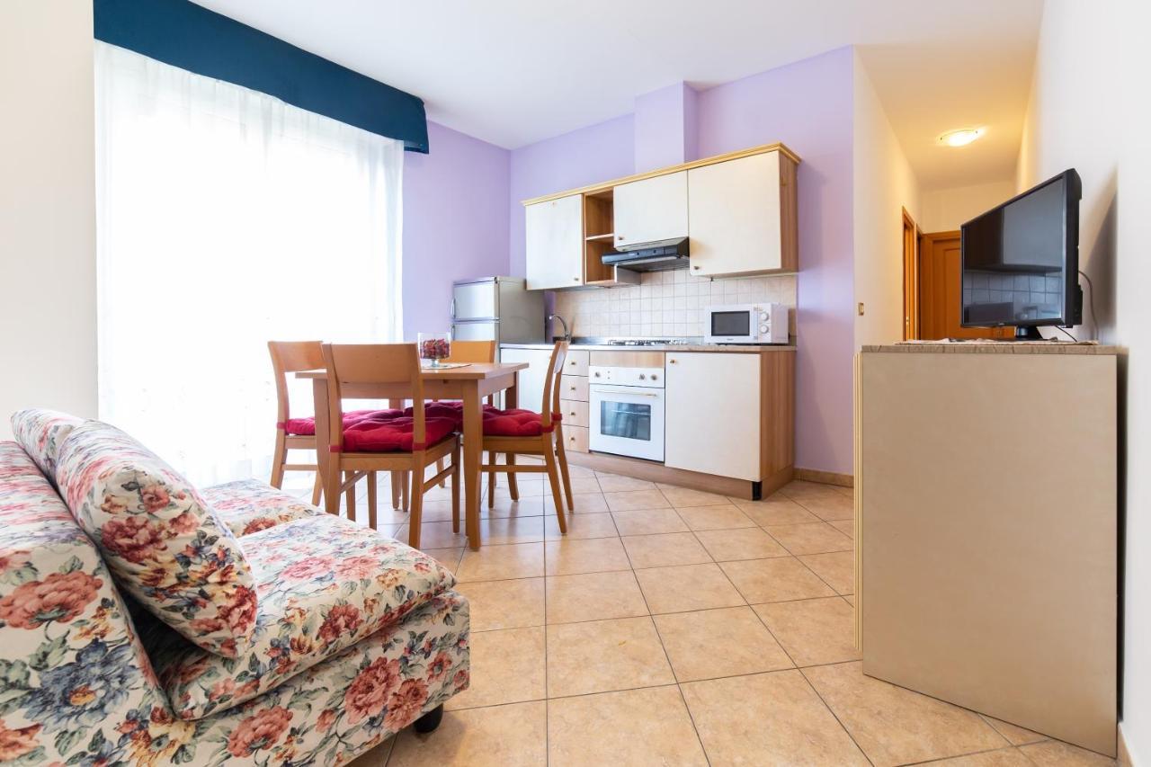 Aparthotel Residenza Melucci Rímini Exterior foto