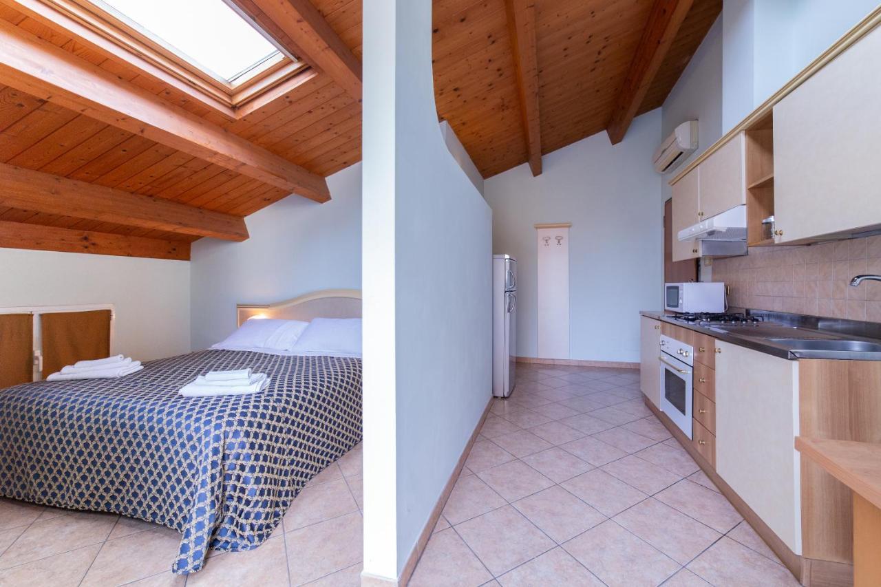 Aparthotel Residenza Melucci Rímini Exterior foto