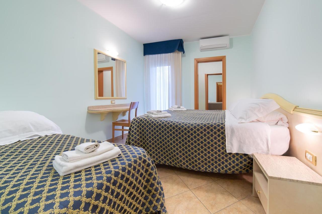 Aparthotel Residenza Melucci Rímini Exterior foto