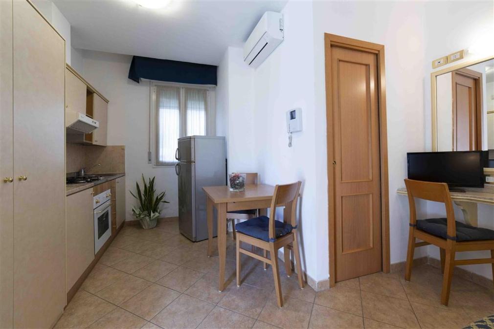 Aparthotel Residenza Melucci Rímini Exterior foto