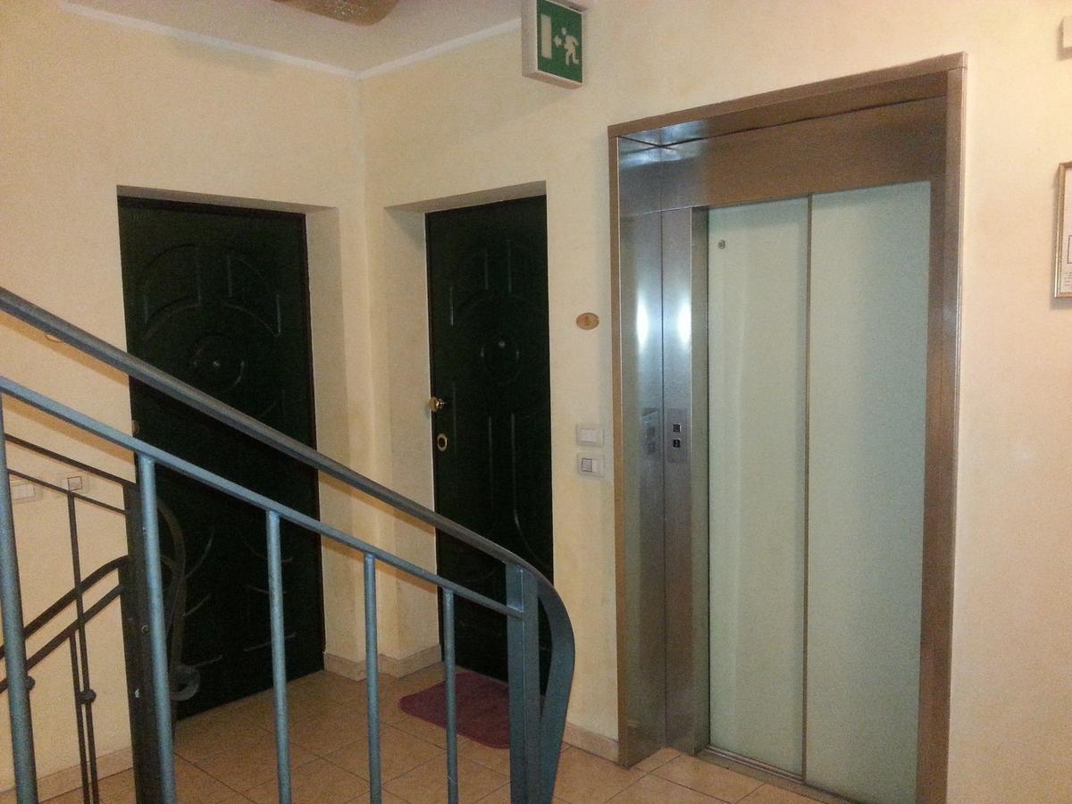 Aparthotel Residenza Melucci Rímini Exterior foto