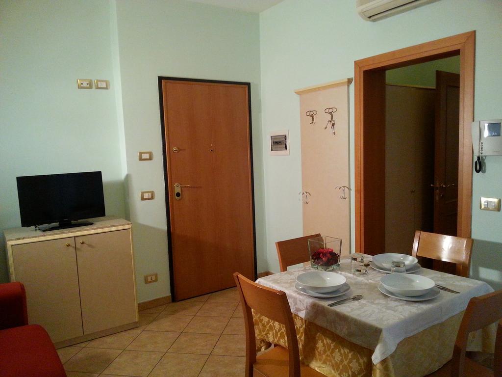 Aparthotel Residenza Melucci Rímini Exterior foto