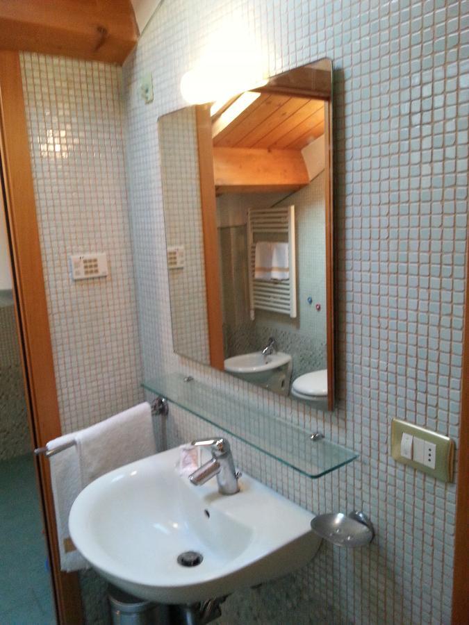 Aparthotel Residenza Melucci Rímini Exterior foto