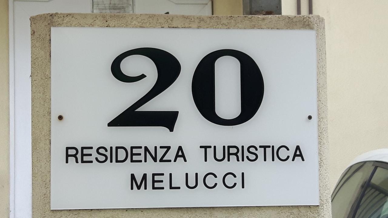 Aparthotel Residenza Melucci Rímini Exterior foto