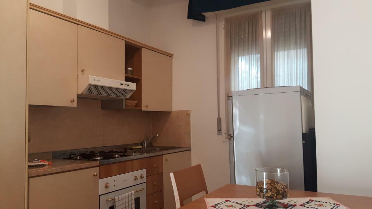 Aparthotel Residenza Melucci Rímini Exterior foto